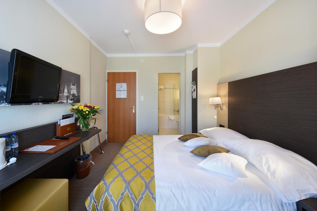 Double Room City Side